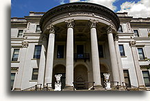 Weranda Beaux-Arts::Pałac Vanderbiltów, Nowy Jork, USA::
