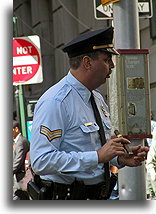 Policjant z cygarem::Nowy Jork, USA::