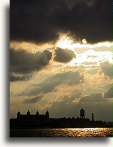 Ellis Island o zachodzie::Ellis Island, Nowy Jork, Stany Zjednoczone::