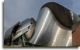 Falista fasada::Cleveland, Ohio, USA::