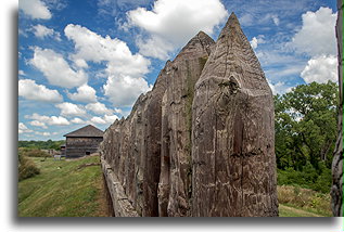 Drewniana palisada::Fort Meigs, Ohio, USA::