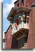 Zegar na ścianie Independence Hall::Filadelfia, Pensylwania, Stany Zjednoczone::