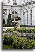 Fontanna w Rosecliff::Newport, Rhode Island, Stany Zjednoczone::