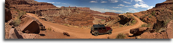 W dole rzeka Kolorado::Wyspa na Niebie, Canyonlands, Utah, USA::
